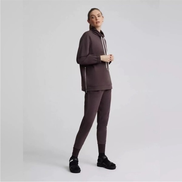 VARLEY Chocolate Plum Warwick Funnel Neck Pullover Side Zipper Sweatshirt Size M - Picture 1 of 11